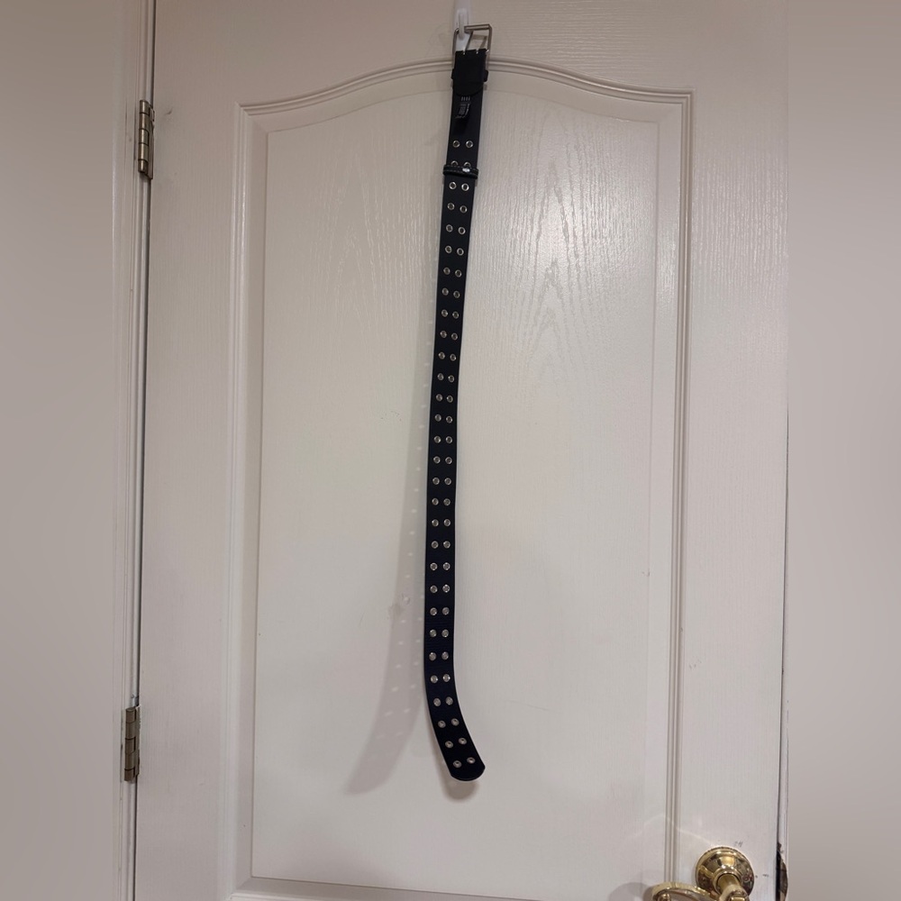 Brandy Melville grommet Belt​
